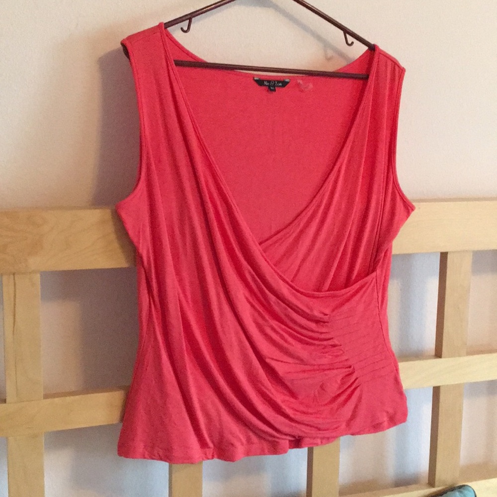 Coral Wrap around tank